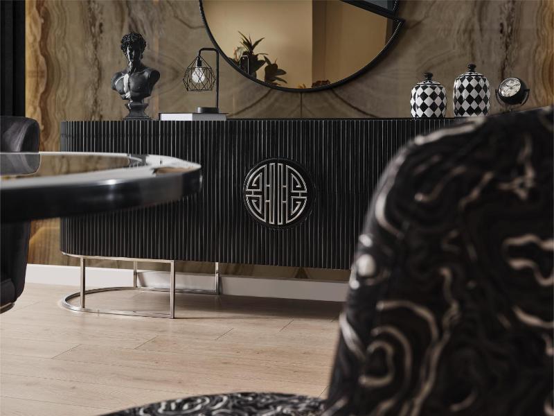 Gucci Siyah Renk Siyah Cam Krom Metal Yemek Odası Takımı 